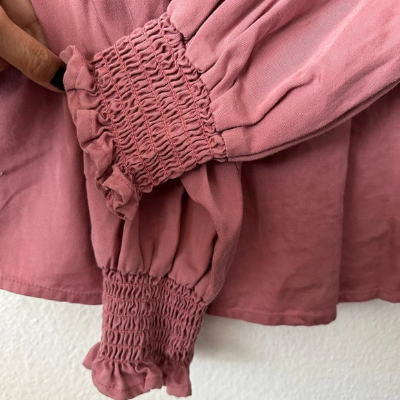 CALLIGPHIE Light Pink/Salmon Long Sleeves S/M Top.
BNWT - Picture 5 of 5